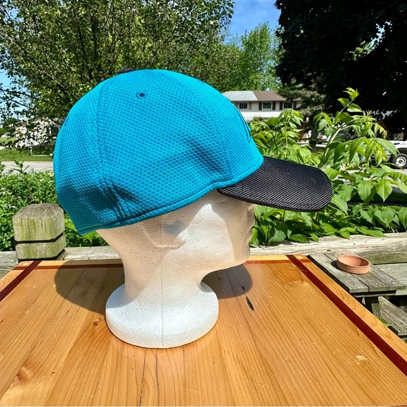 Carolina Panthers NFL New Era 39Thirty Medium/Large Fitted Hat - Picture 4 of 8